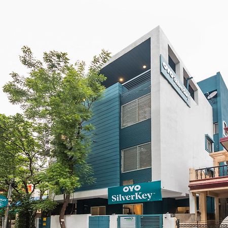 银钥匙行政住宿45911软视学院酒店 印多尔 外观 照片